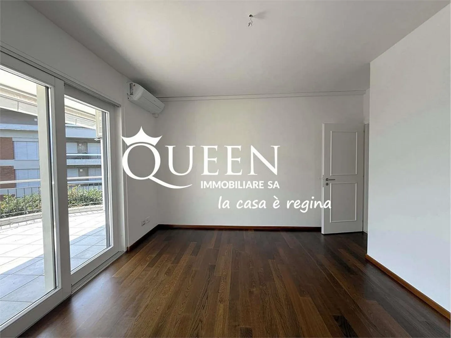 Minusio: Penthouse 4.5 Zimmer, 150 m², Terrasse, Jacuzzi, Seeblick und Berge - Foto 11 von 13