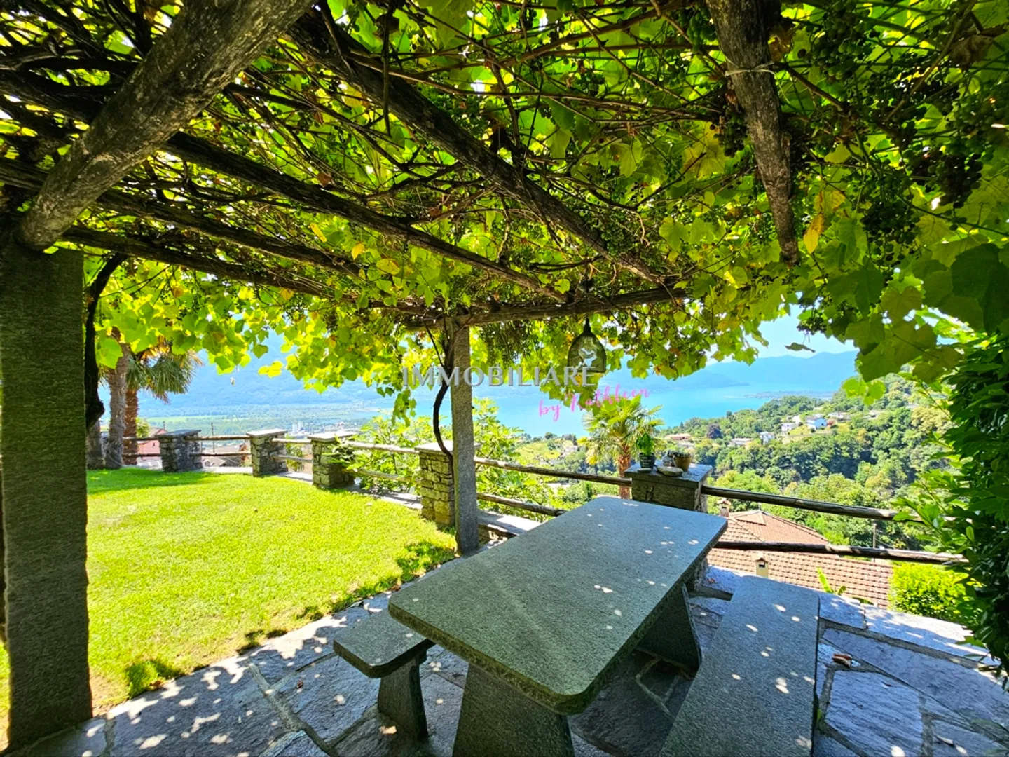 Maison de vacances avec vue panoramique dans un emplacement ensoleillé et calme avec réserve foncière - Photo 5 sur 13