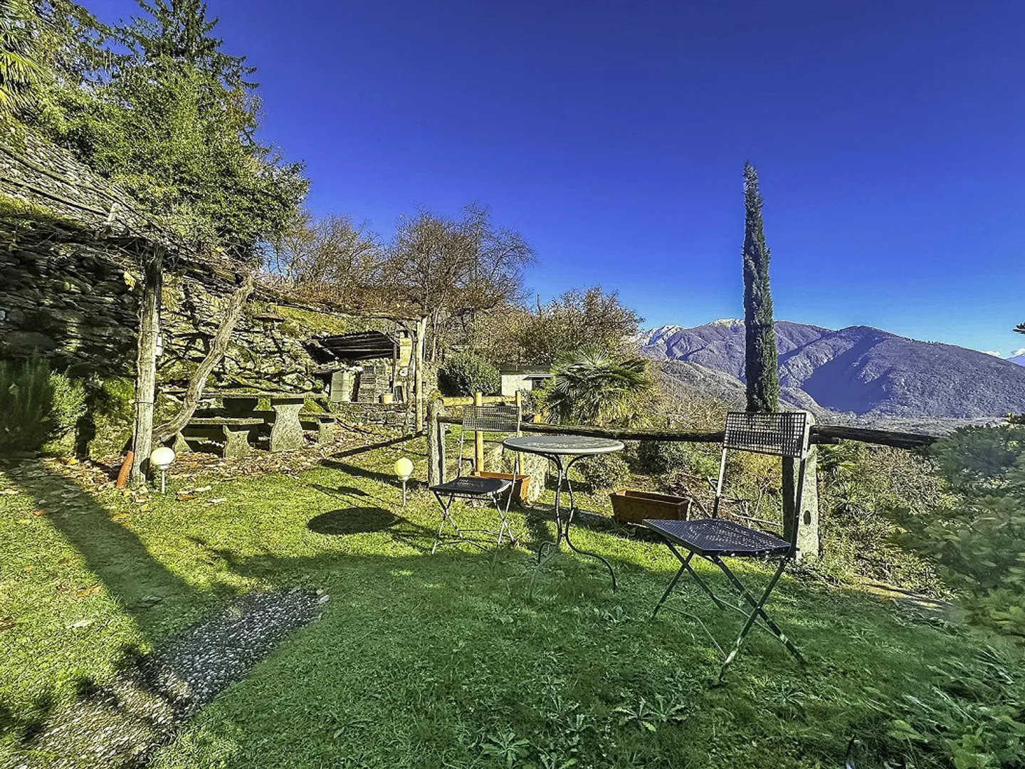 Centovalli - Typisches Tessiner Haus - Sonne und Traumgarten - Foto 4 von 14