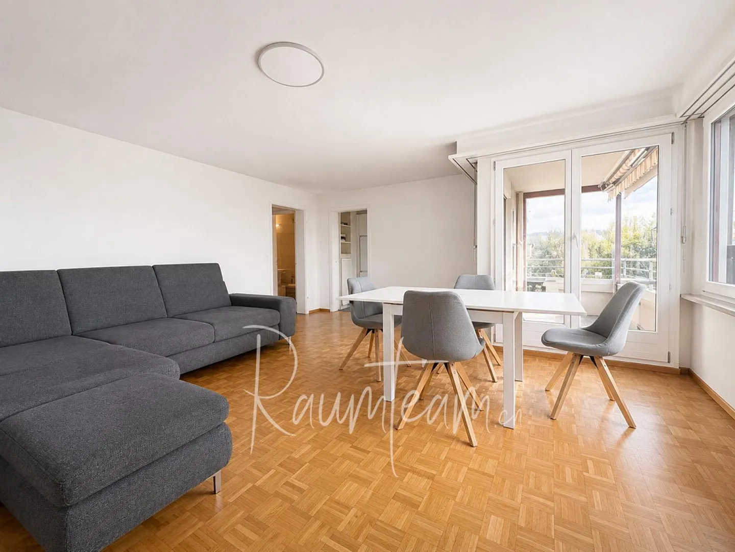 Appartement lumineux avec belle vue - Photo 3 sur 10