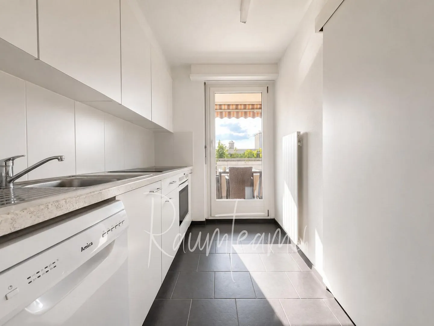 Appartement lumineux avec belle vue - Photo 4 sur 10