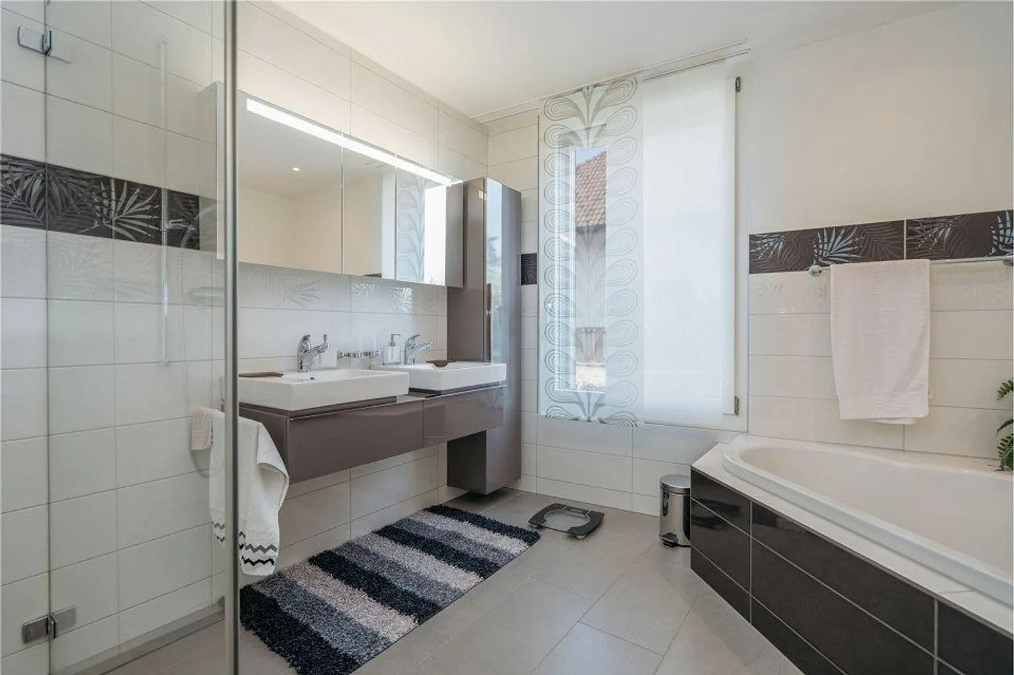 Raum, Licht, Weitblick: Wohnen auf höchstem Niveau - Photo 9 of 13