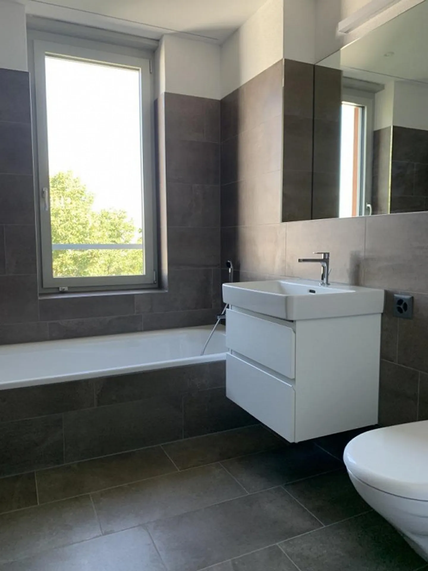 Appartement neuf de 3,5 pièces attrayant en emplacement central - Photo 7 sur 10