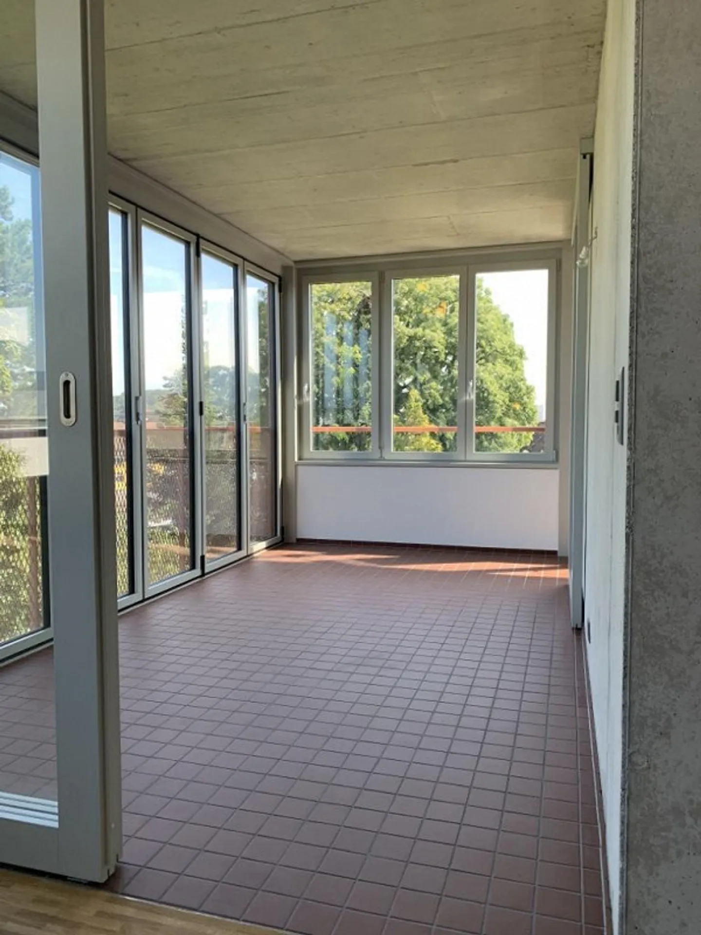 Appartement neuf de 3,5 pièces attrayant en emplacement central - Photo 9 sur 10