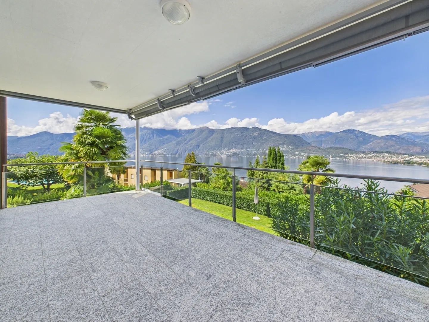 Charming 3.5-room apartment with breathtaking views of Lake Maggiore - Photo 2 of 13