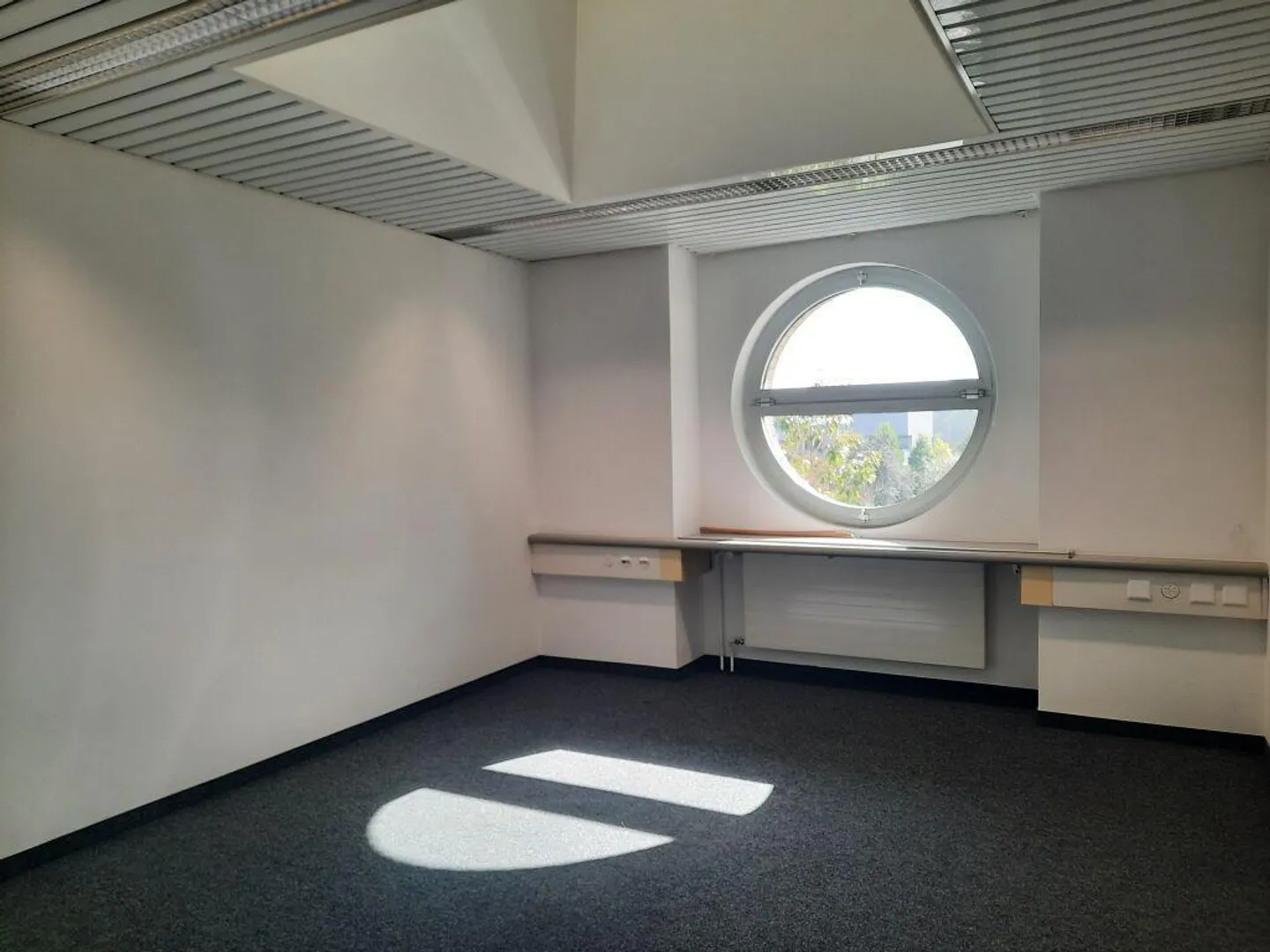Your commercial premises for individual use - Photo 3 of 9