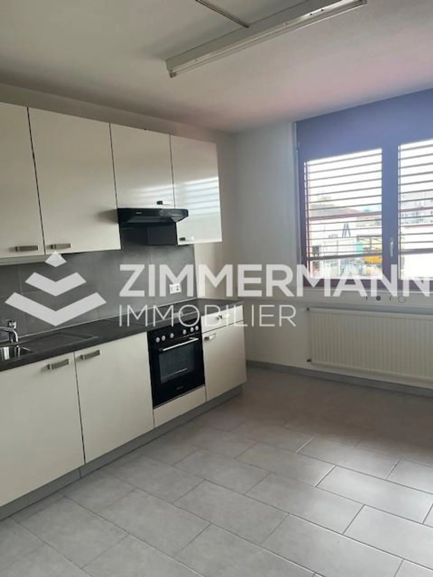 Bureau Spacieux - Photo 6 sur 7