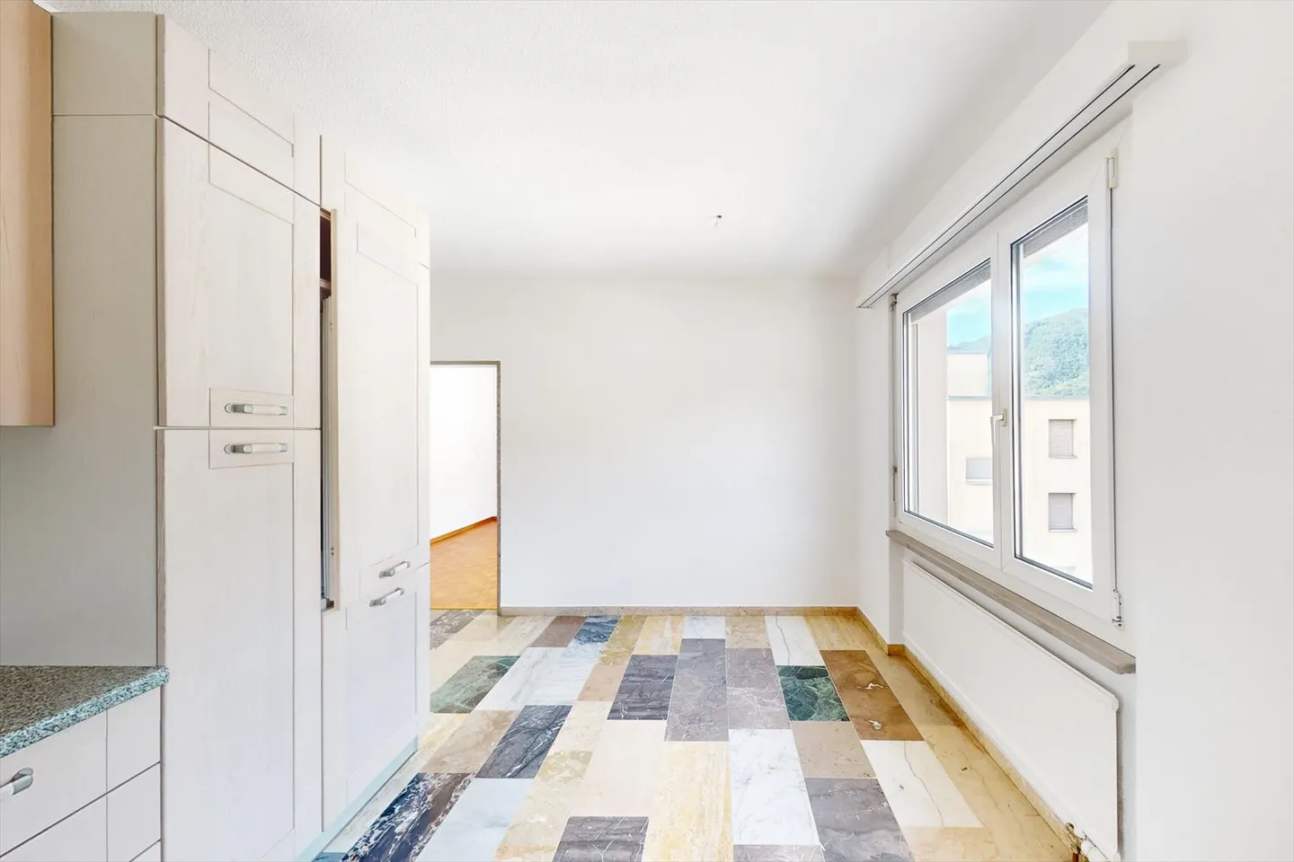 4.5 rooms in Taverne with first month free and free parking! - Photo 4 of 11