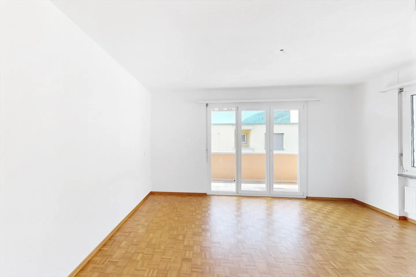 4.5 rooms in Taverne with first month free and free parking! - Photo 5 of 11