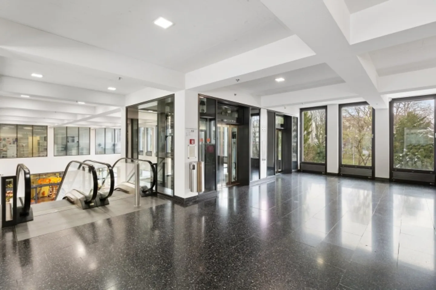 Modern Commercial Space in Wetzikon - Photo 4 of 8