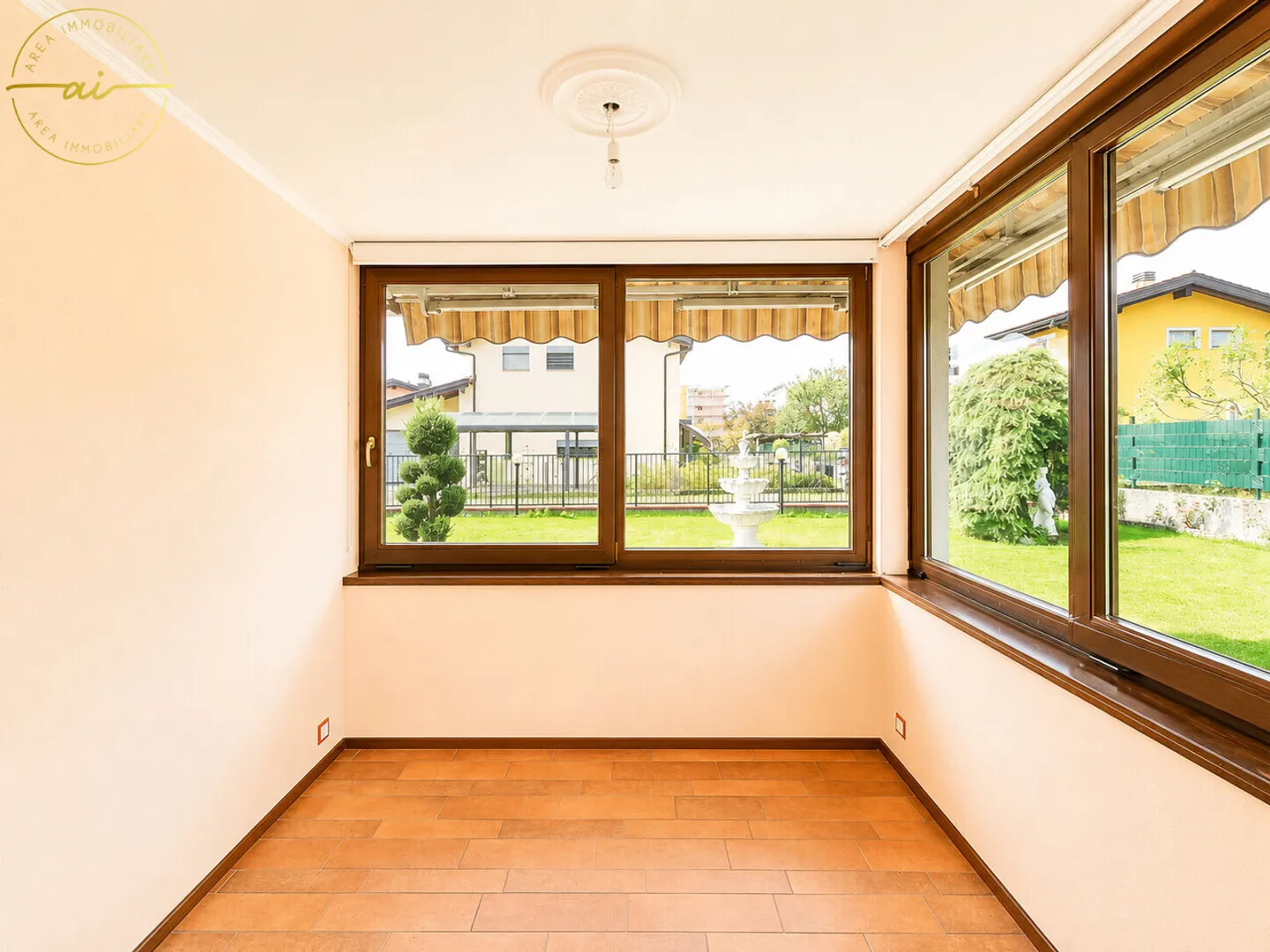 Incantevole Casa Familiare a Stabio - Foto 7 di 13