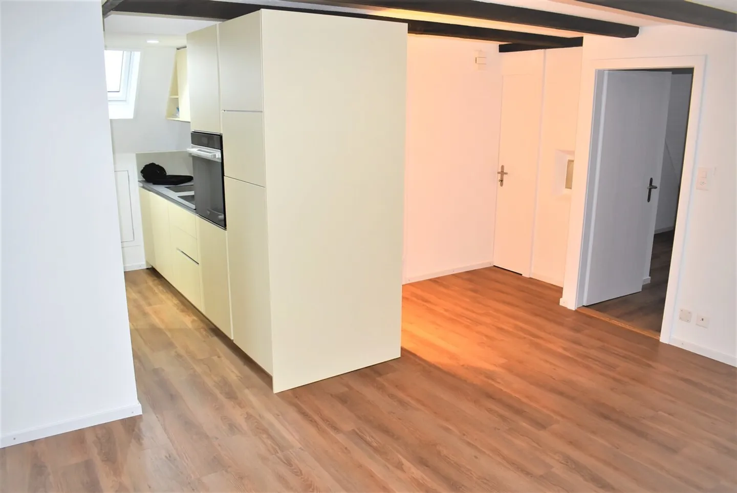 Attique Charmant en Emplacement Central - Photo 2 sur 12