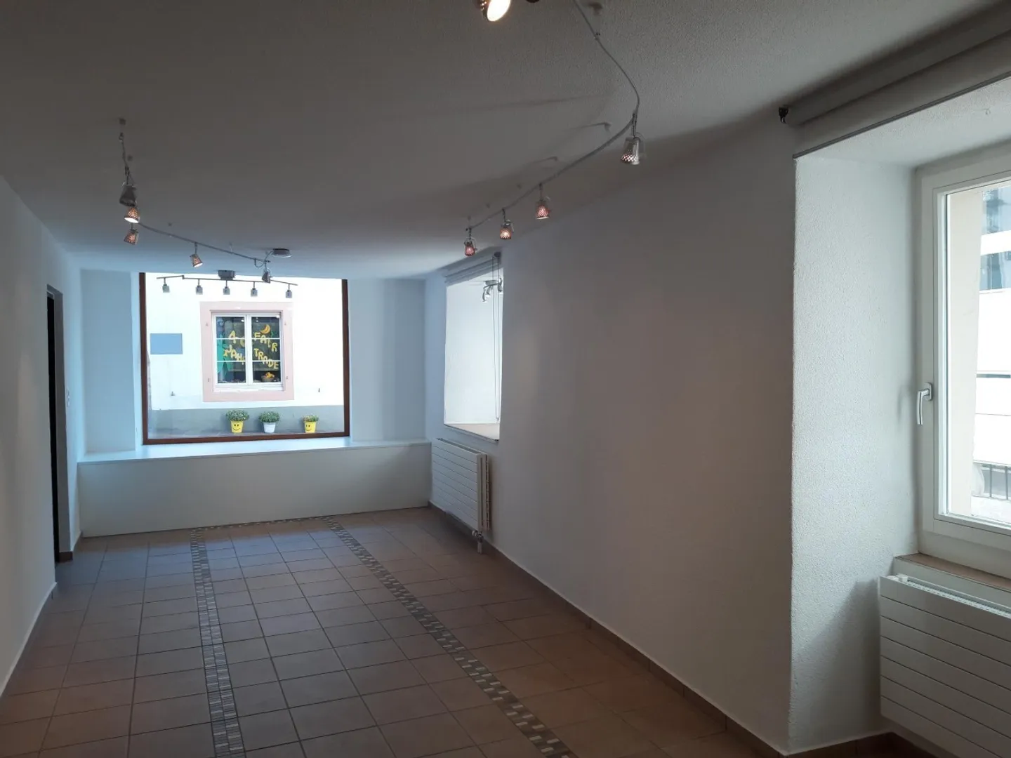 Magasin charmant au cœur de la vieille ville - Photo 3 sur 5