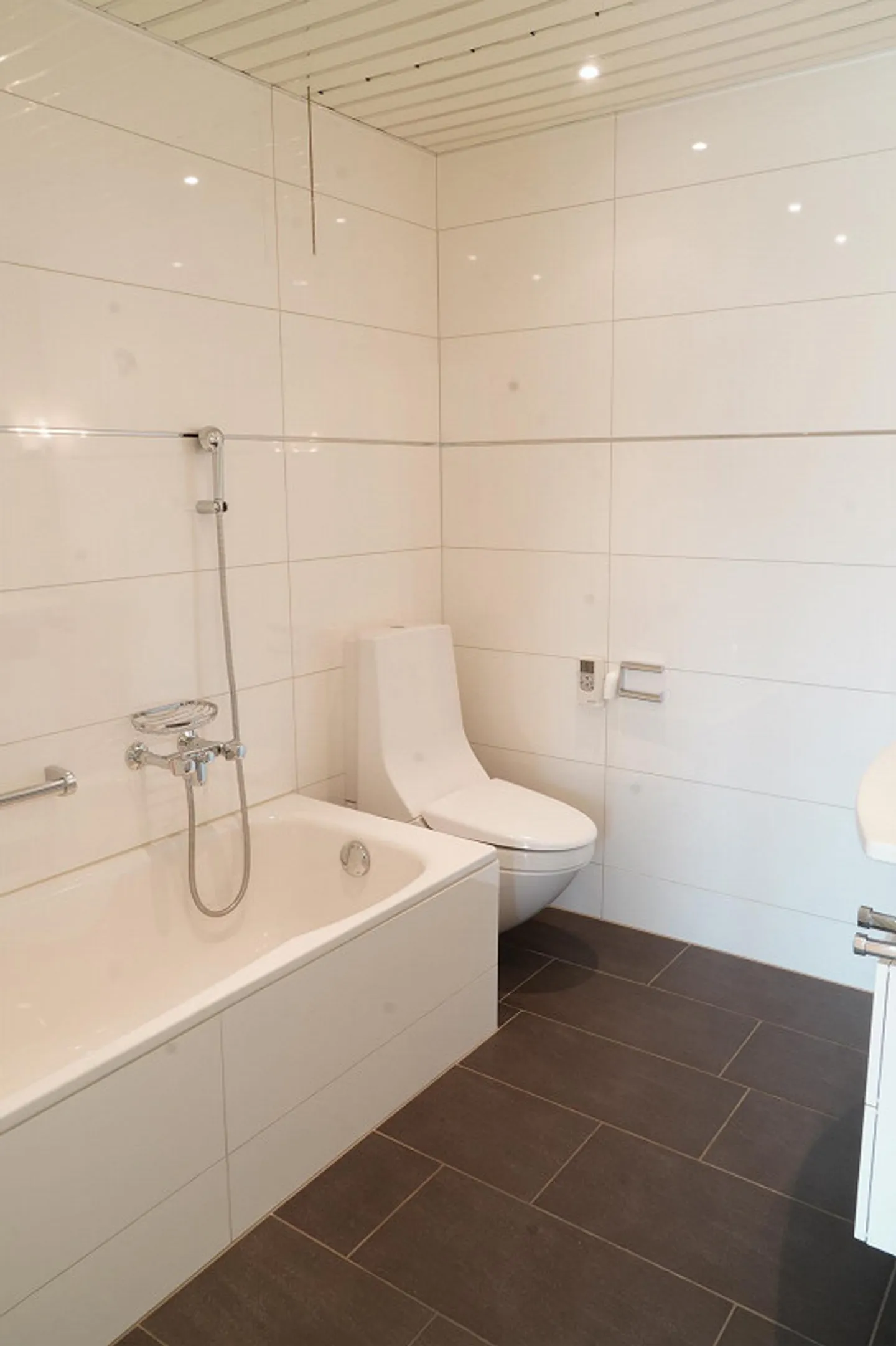 Dreamlike View into the Green in a Quiet Location - Photo 7 of 11