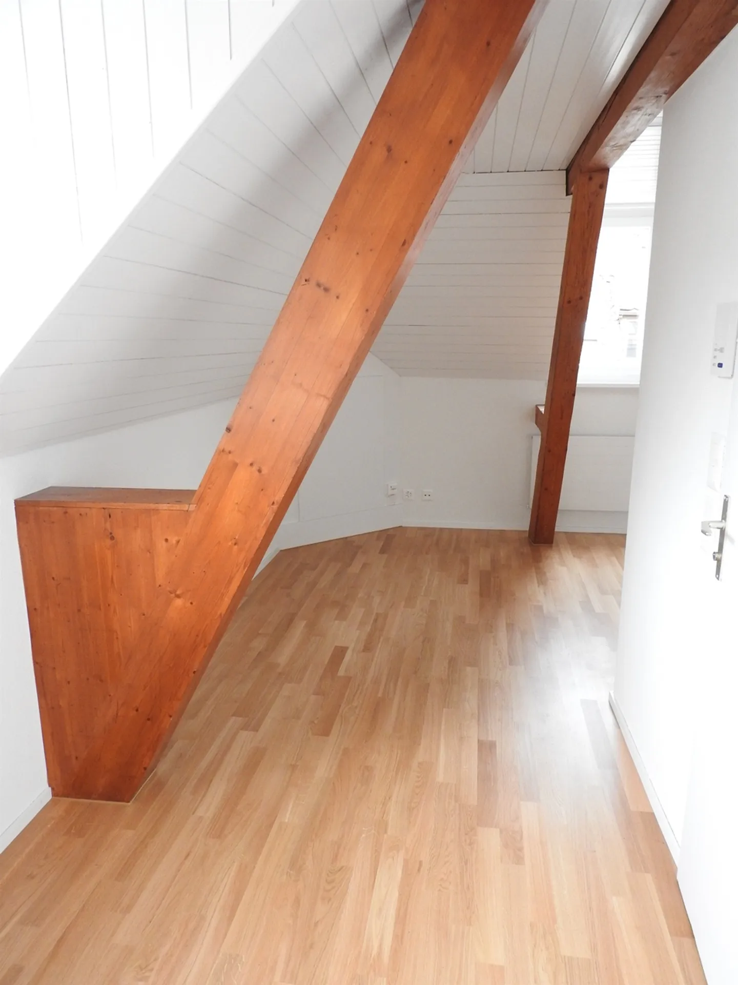 Charmante Dachwohnung - Foto 4 von 6