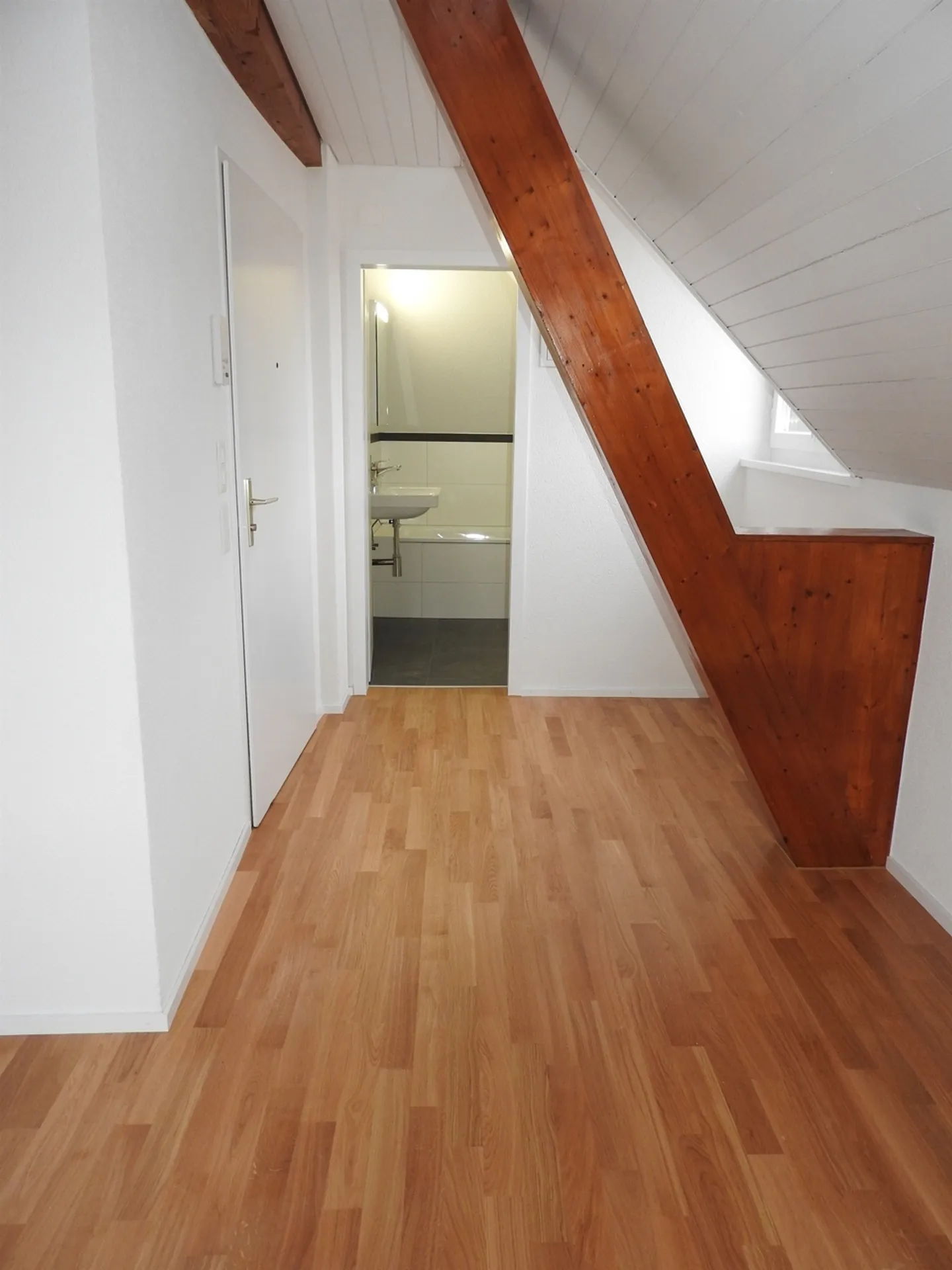 Charmante Dachwohnung - Foto 6 von 6