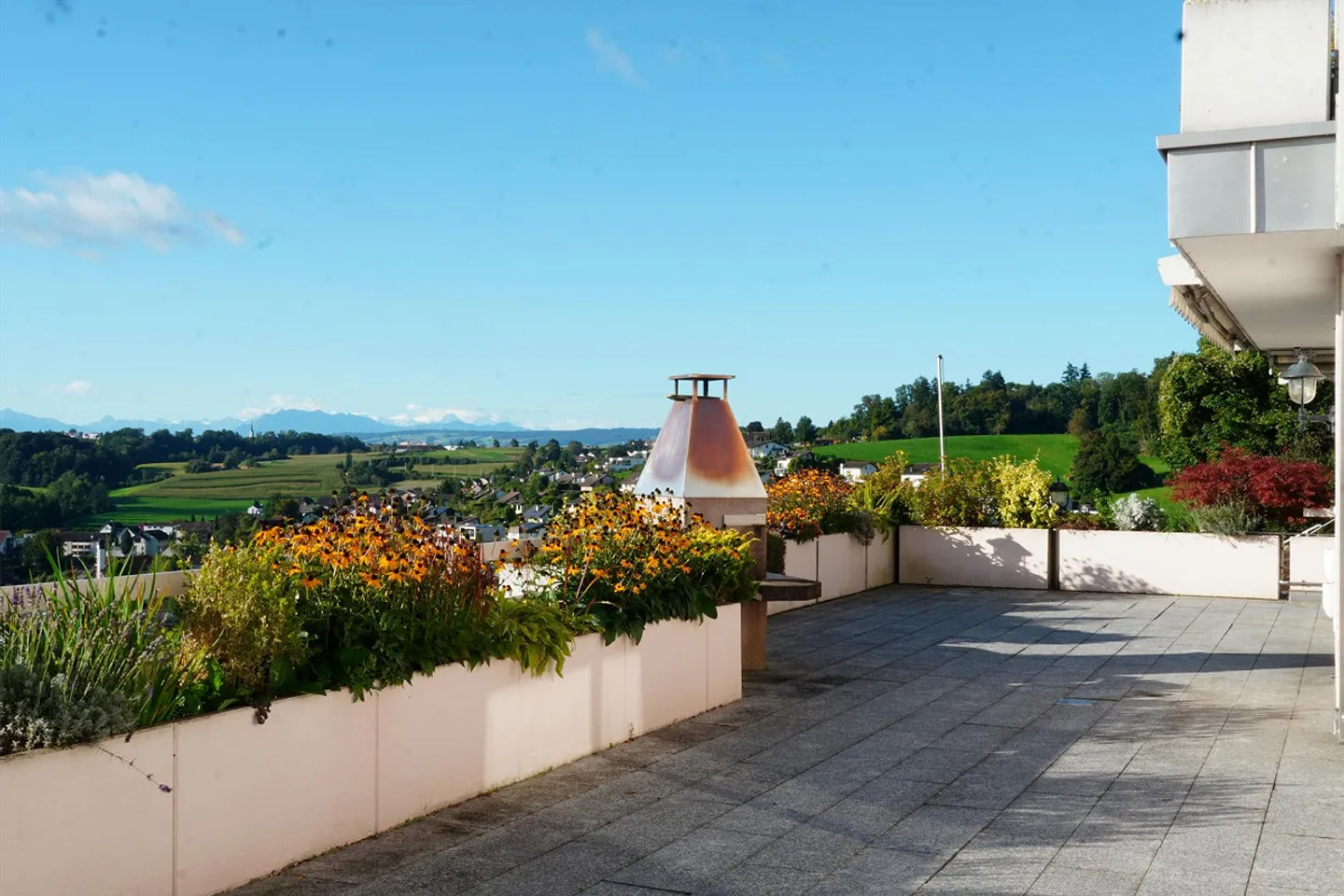 Dreamlike View into the Green in a Quiet Location - Photo 9 of 11