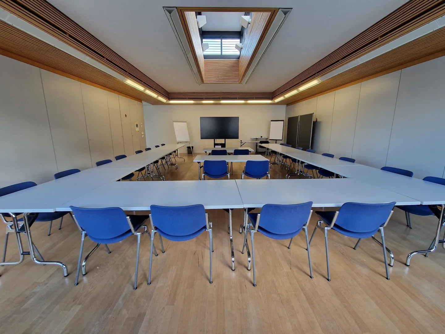 Salle de réunion/formation 95m2 à louer demi/journée/soirée - Photo 3 sur 3