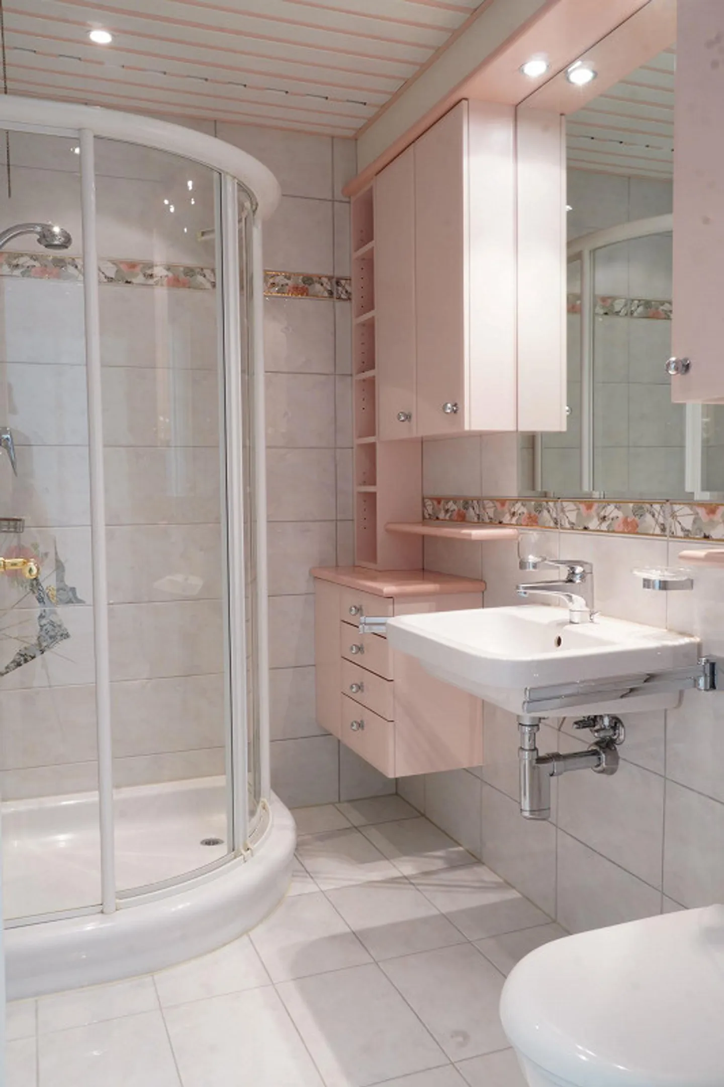 Dreamlike View into the Green in a Quiet Location - Photo 8 of 11