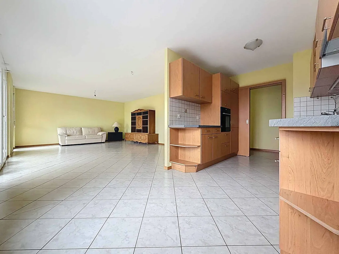 Spacious 3.5-room apartment with balcony - Photo 4 of 13