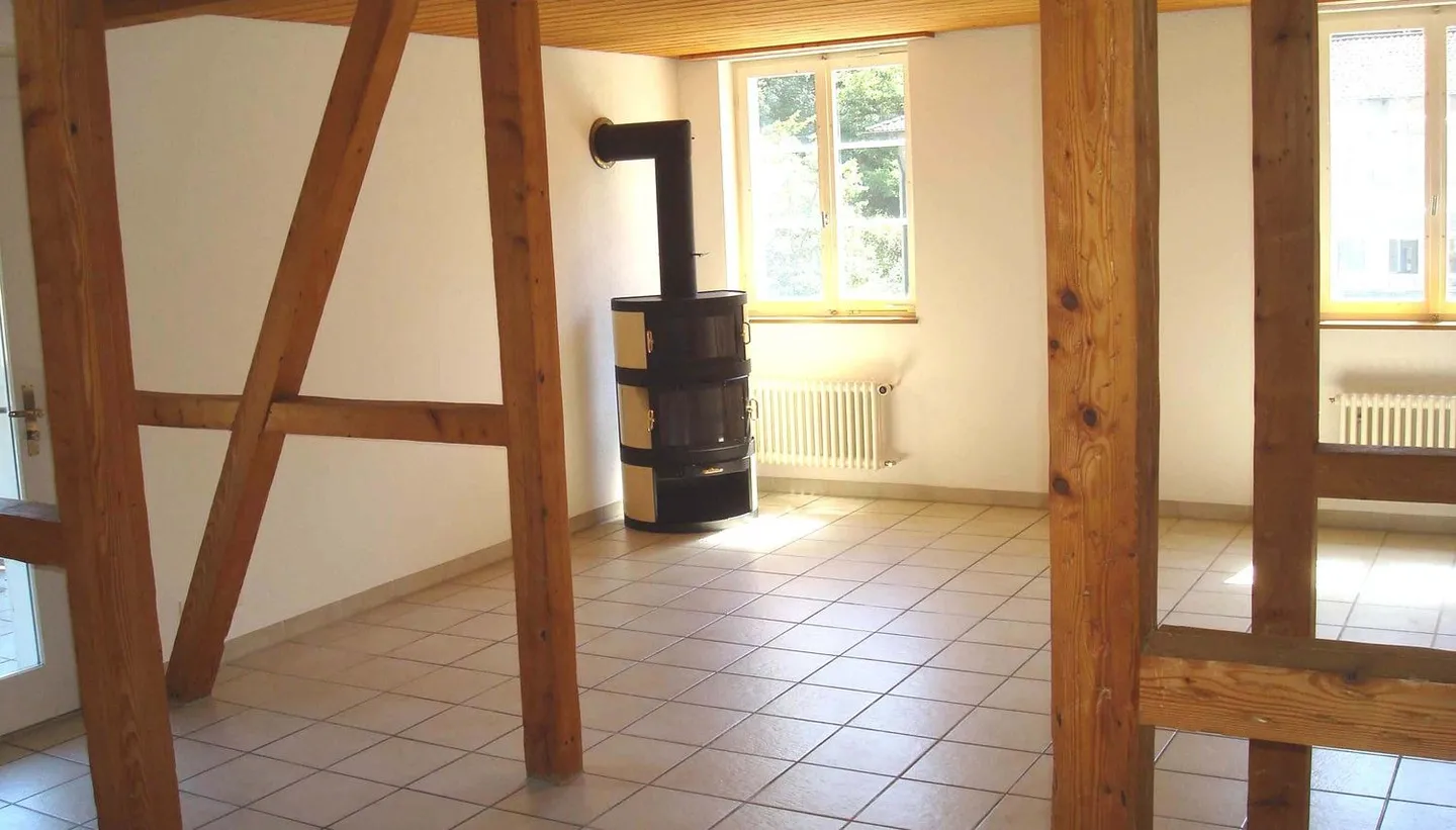 Spacious bright 4 1/2-room maisonette apartment - Photo 3 of 5