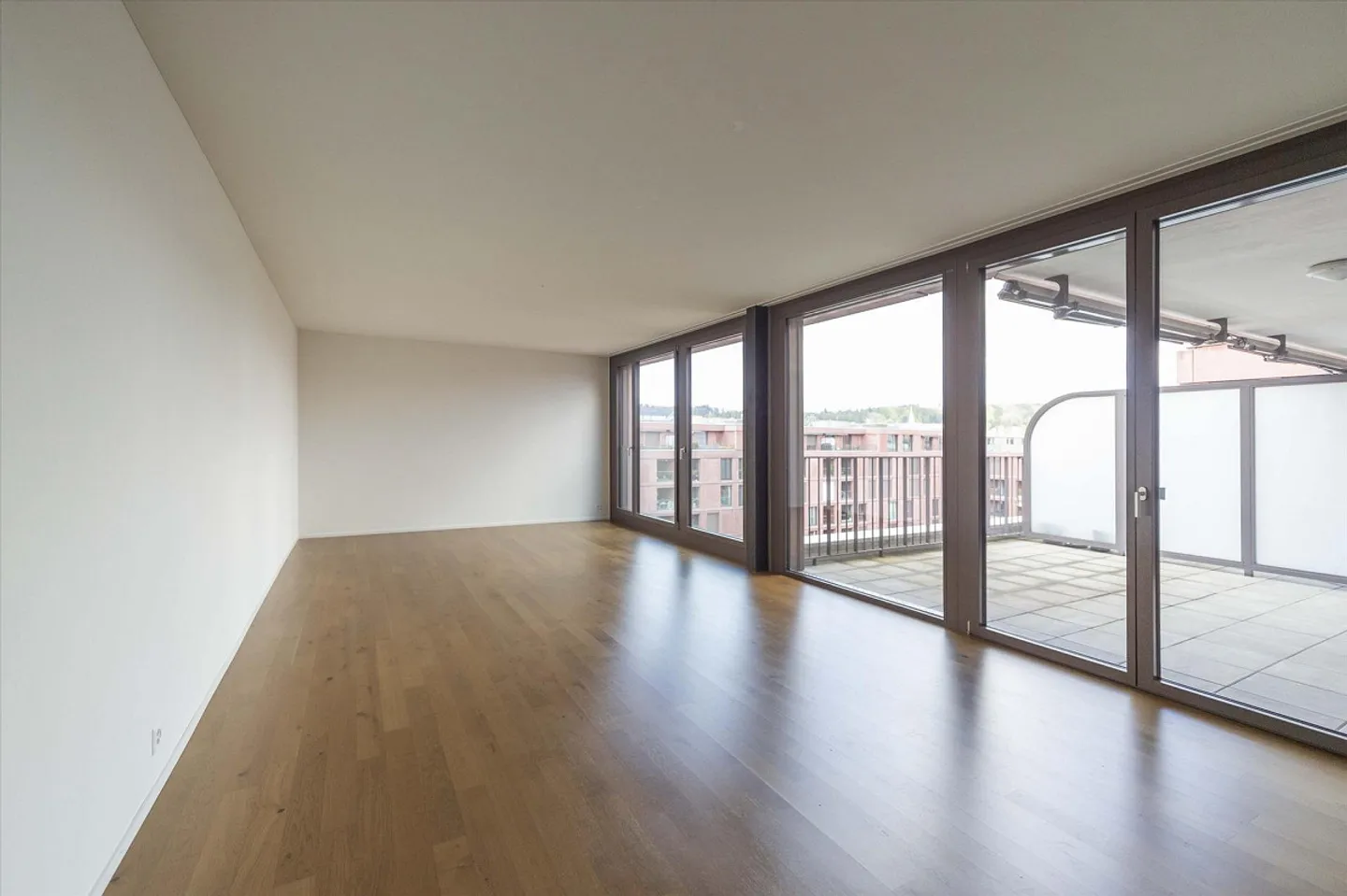 Modernes 2.5 Zimmer Apartment - Foto 2 von 6