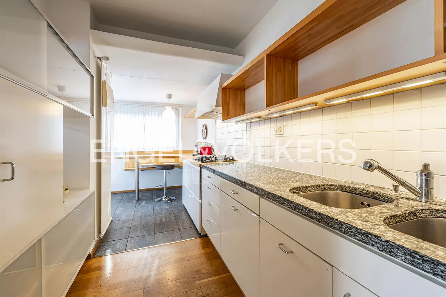 Unabhängige Villa mit Potenzial - Foto 7 von 12