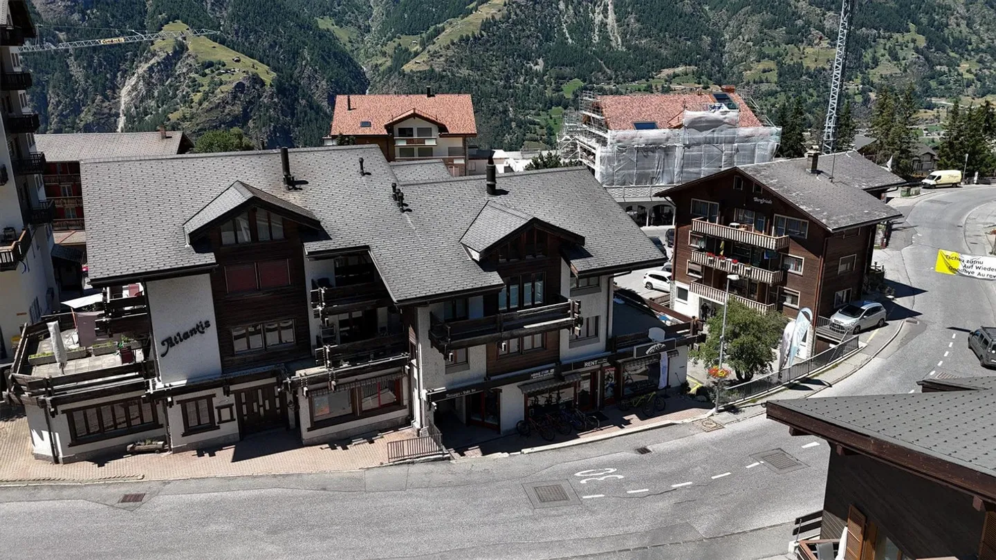 Vivre avec panorama sur les montagnes Appartement 4.5 pièces avec terrasse unique - Photo 11 sur 13