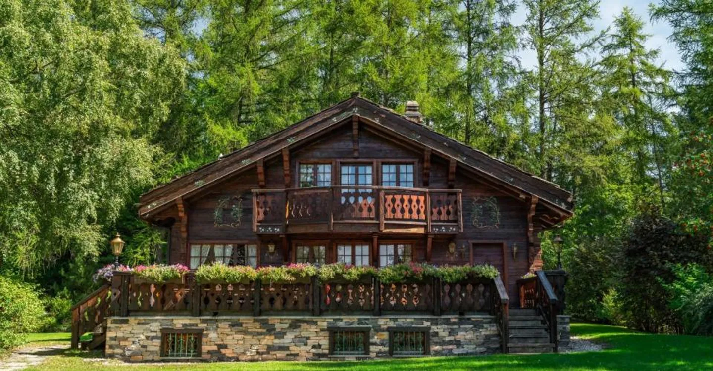 Chalet Near Crans-Montana Golf Course - Photo 2 of 13