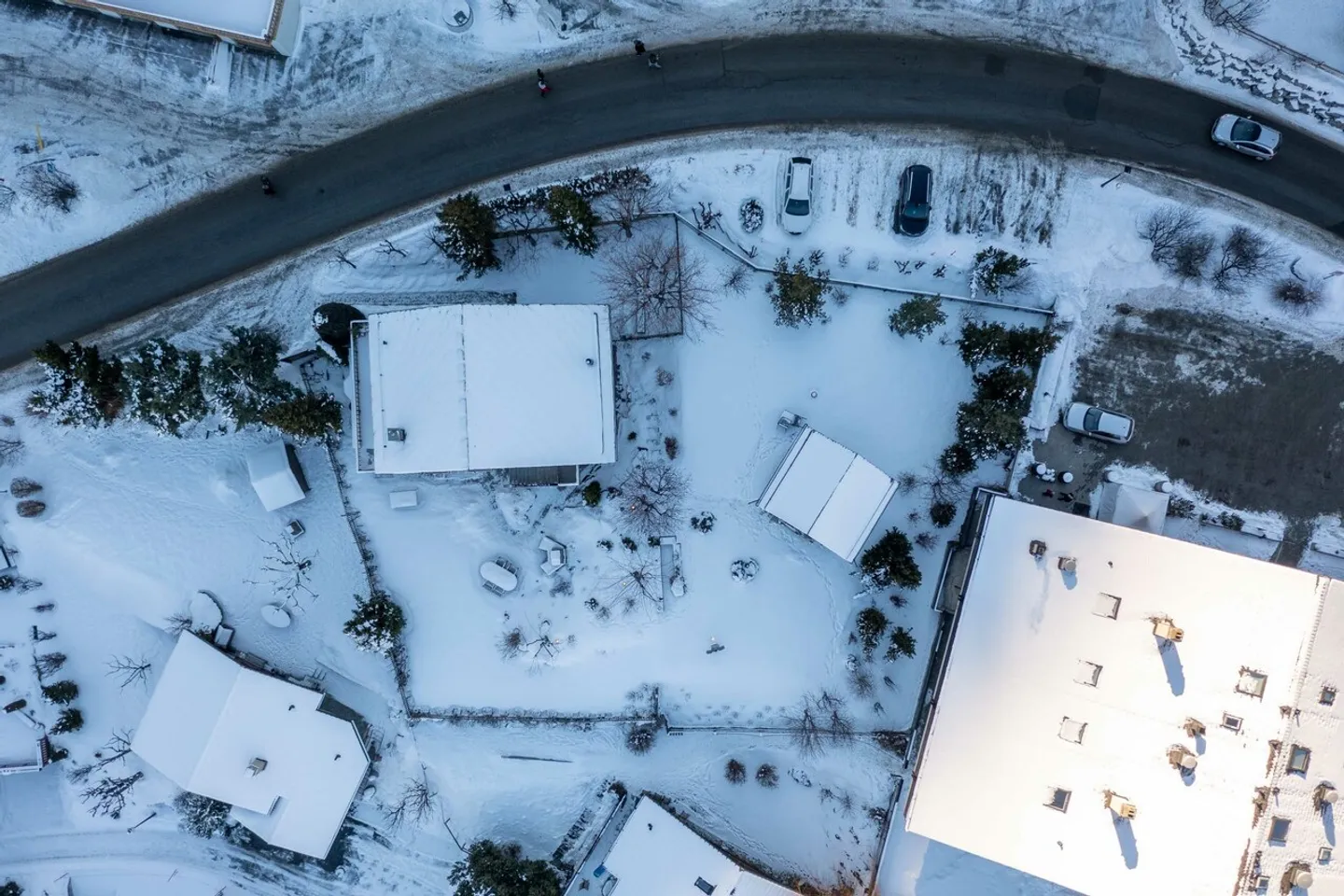 Terreno con mazot e permesso di costruire per chalet - Foto 2 di 12