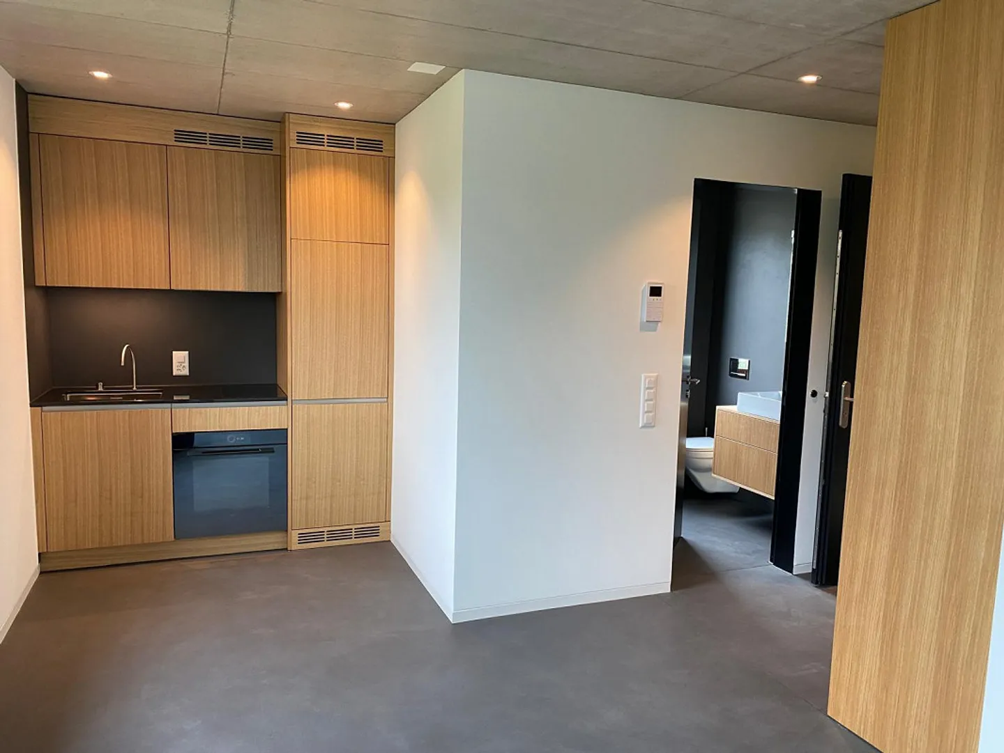 Modernes Studio in Zürich - Foto 1 von 9