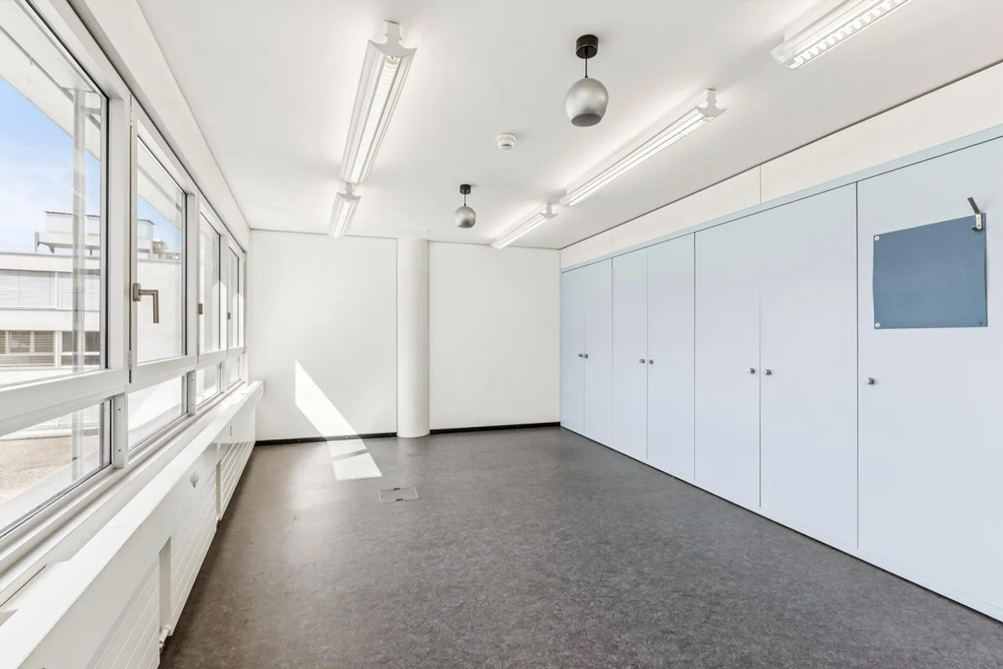 Commercial Property in Biel/Bienne - Photo 3 of 3