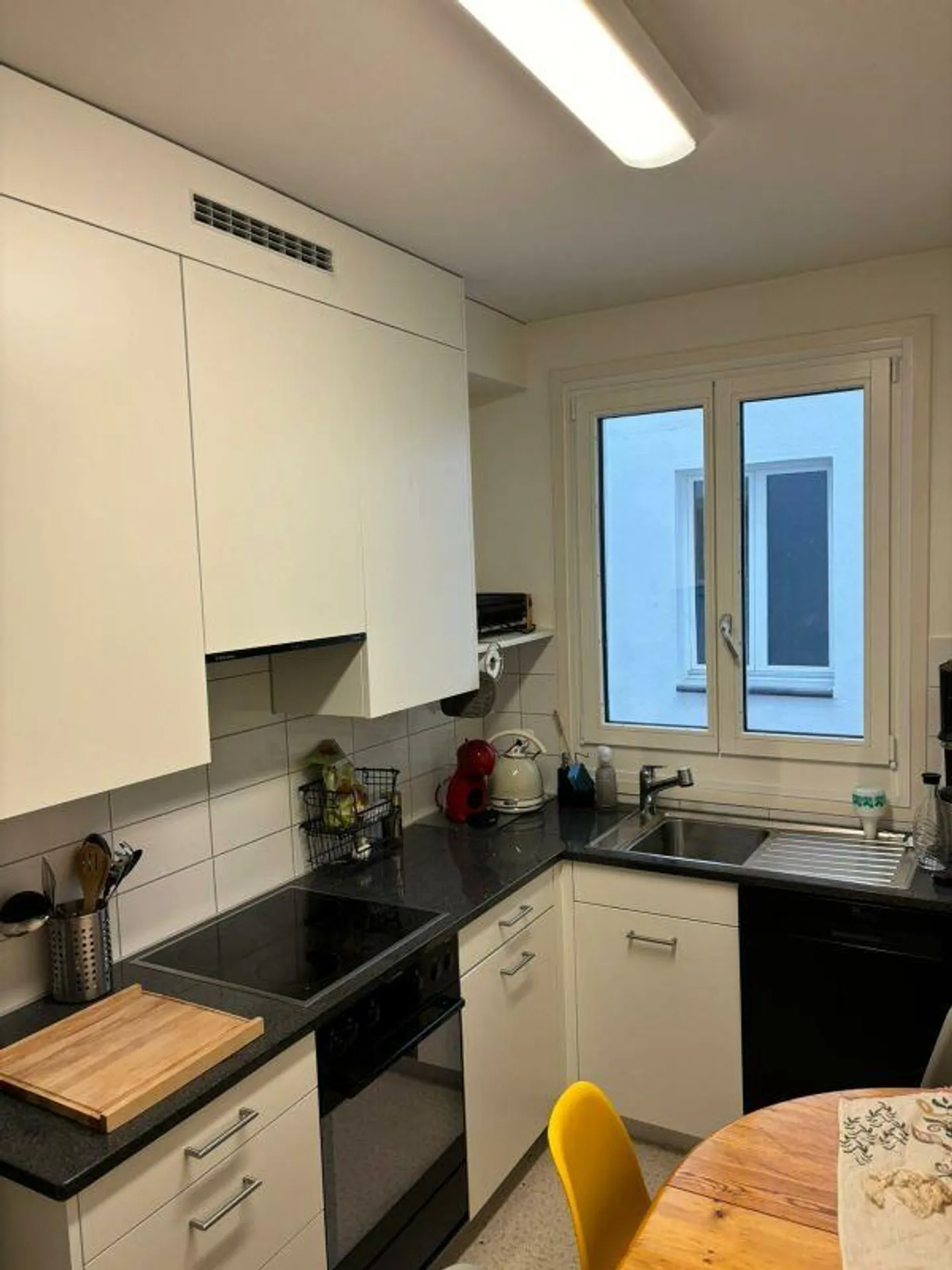 Modern city apartment in the old town of Schaffhausen - Photo 2 of 7