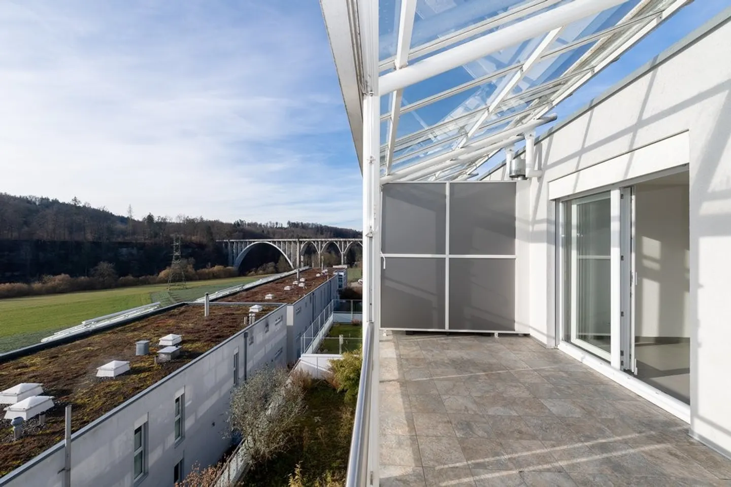 Appartement lumineux avec balcon et vue panoramique sur l'Aare - Photo 1 sur 10