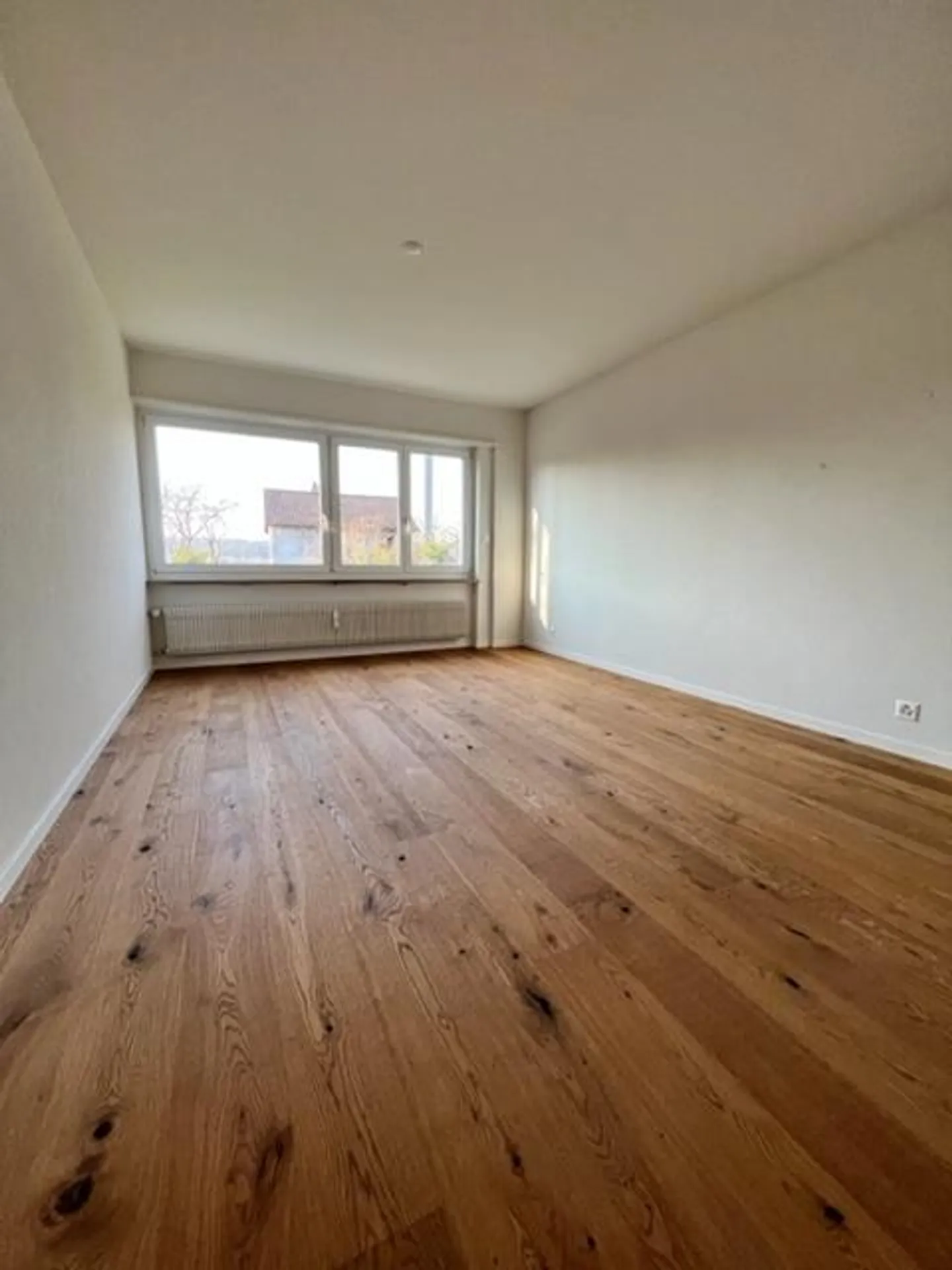 Arlesheim: Appartamento di alta qualità con 4,5 stanze in posizione centrale con garage - Foto 4 di 8