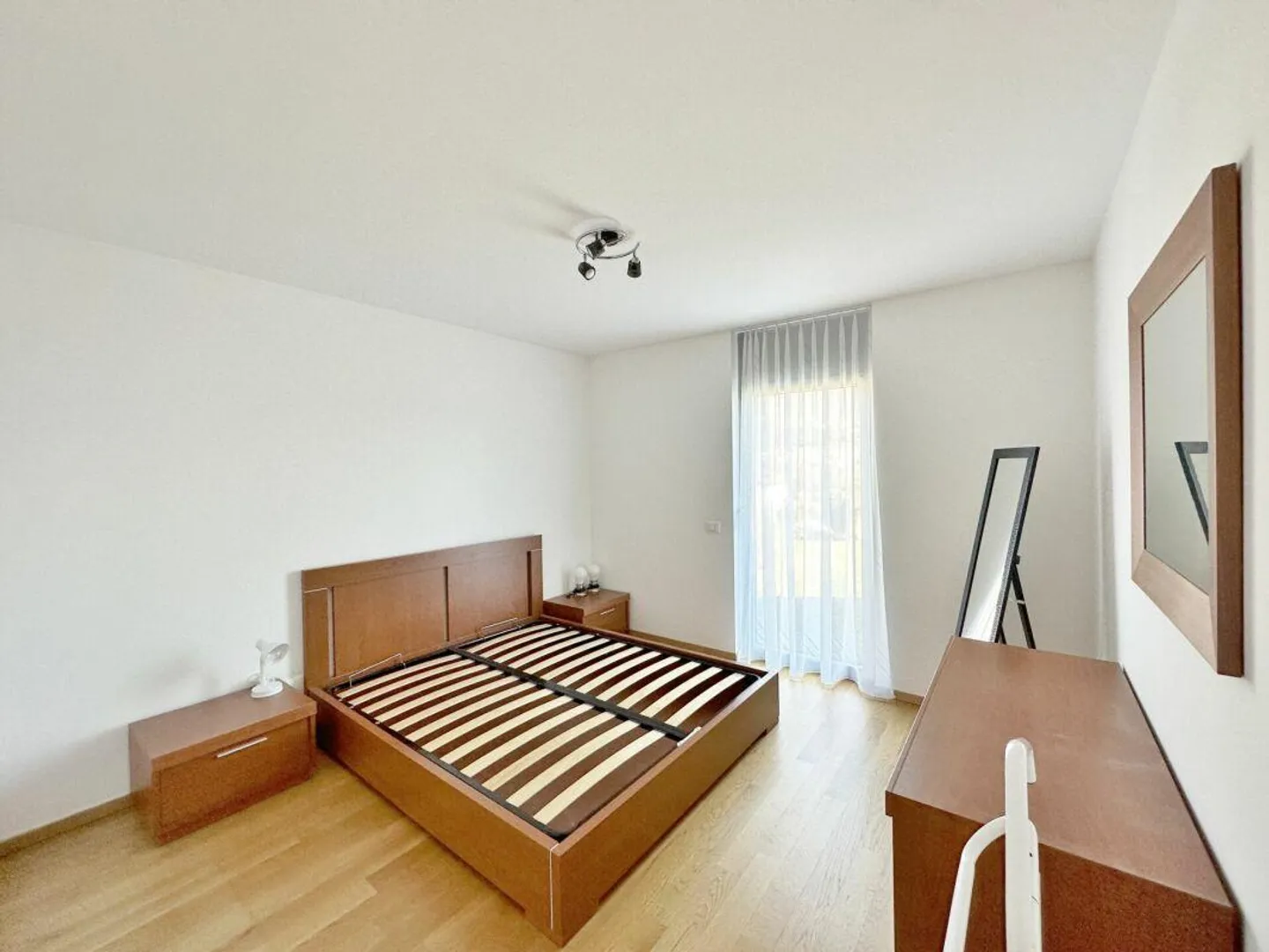 Modern 3.5-room apartment with garden - Photo 9 of 13