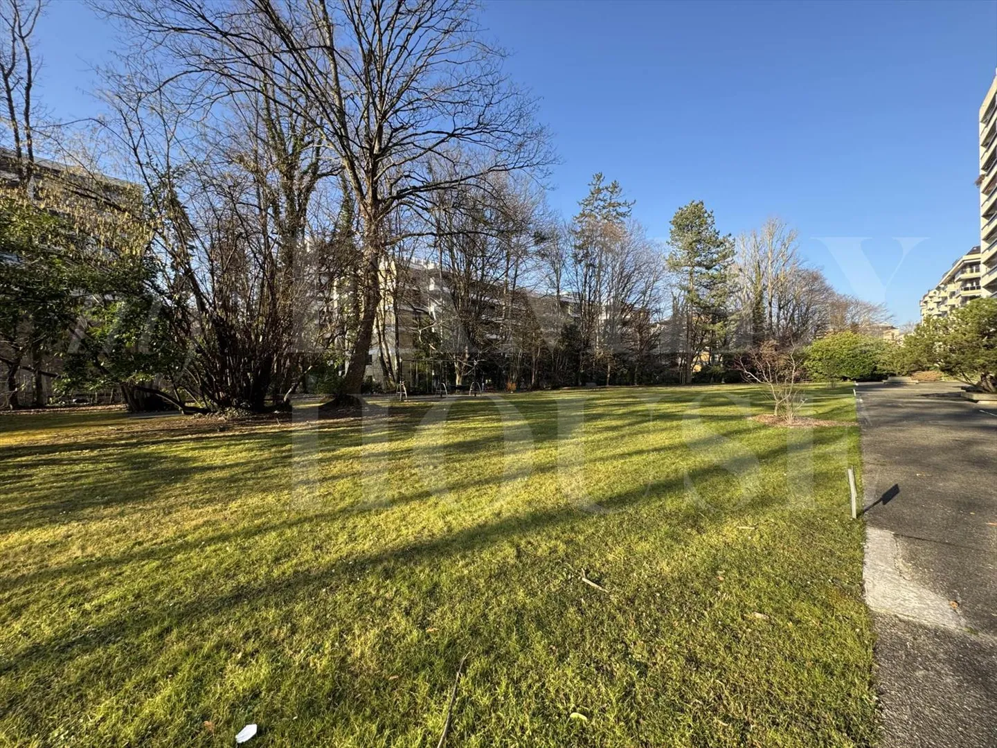 Geräumige Wohnung in der oberen Etage mit wunderschönem Blick - Foto 10 von 10