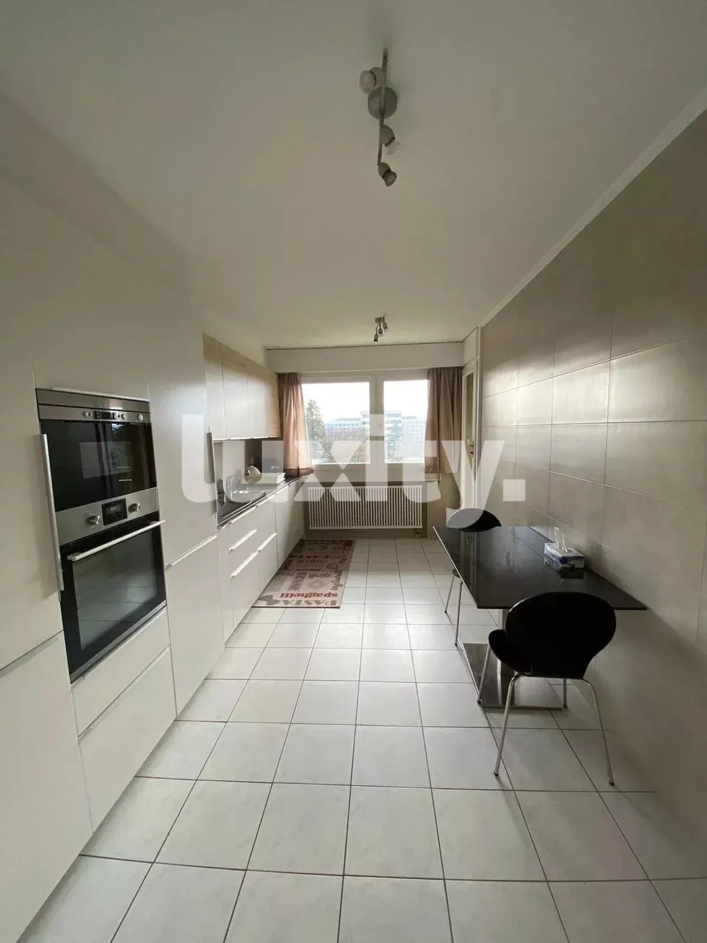 Apartment for rent - Photo 2 of 3