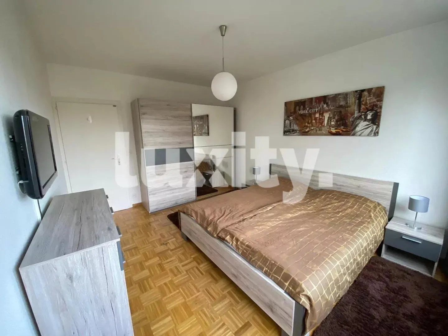 Apartment for rent - Photo 3 of 3