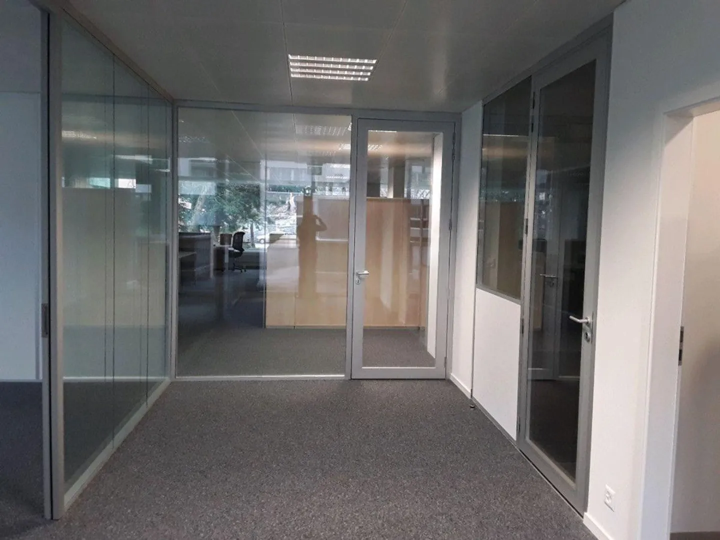 Versoix - Bureaux lumineux - Photo 6 sur 8