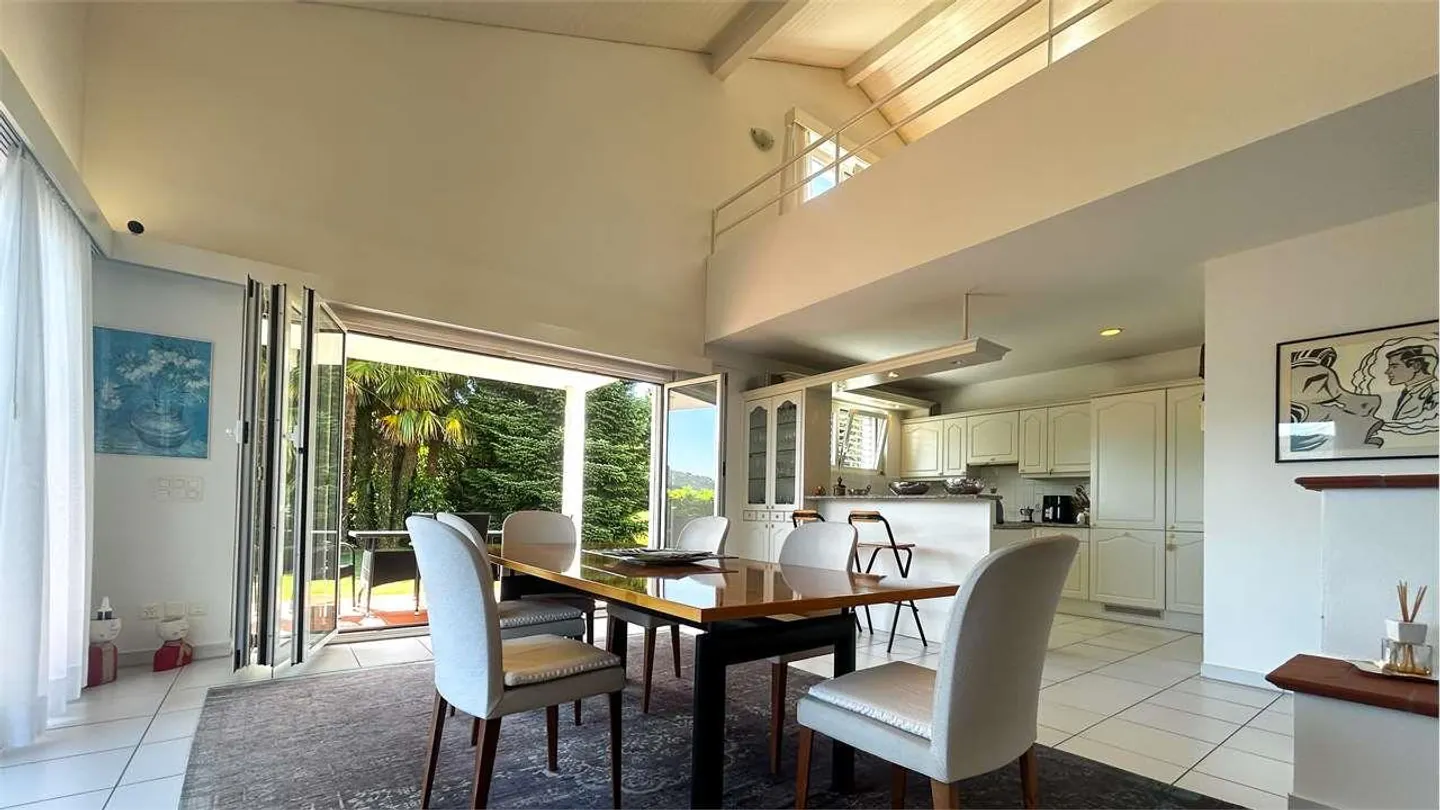 Exklusive Villa mit Garten und offener Aussicht - Foto 5 von 13