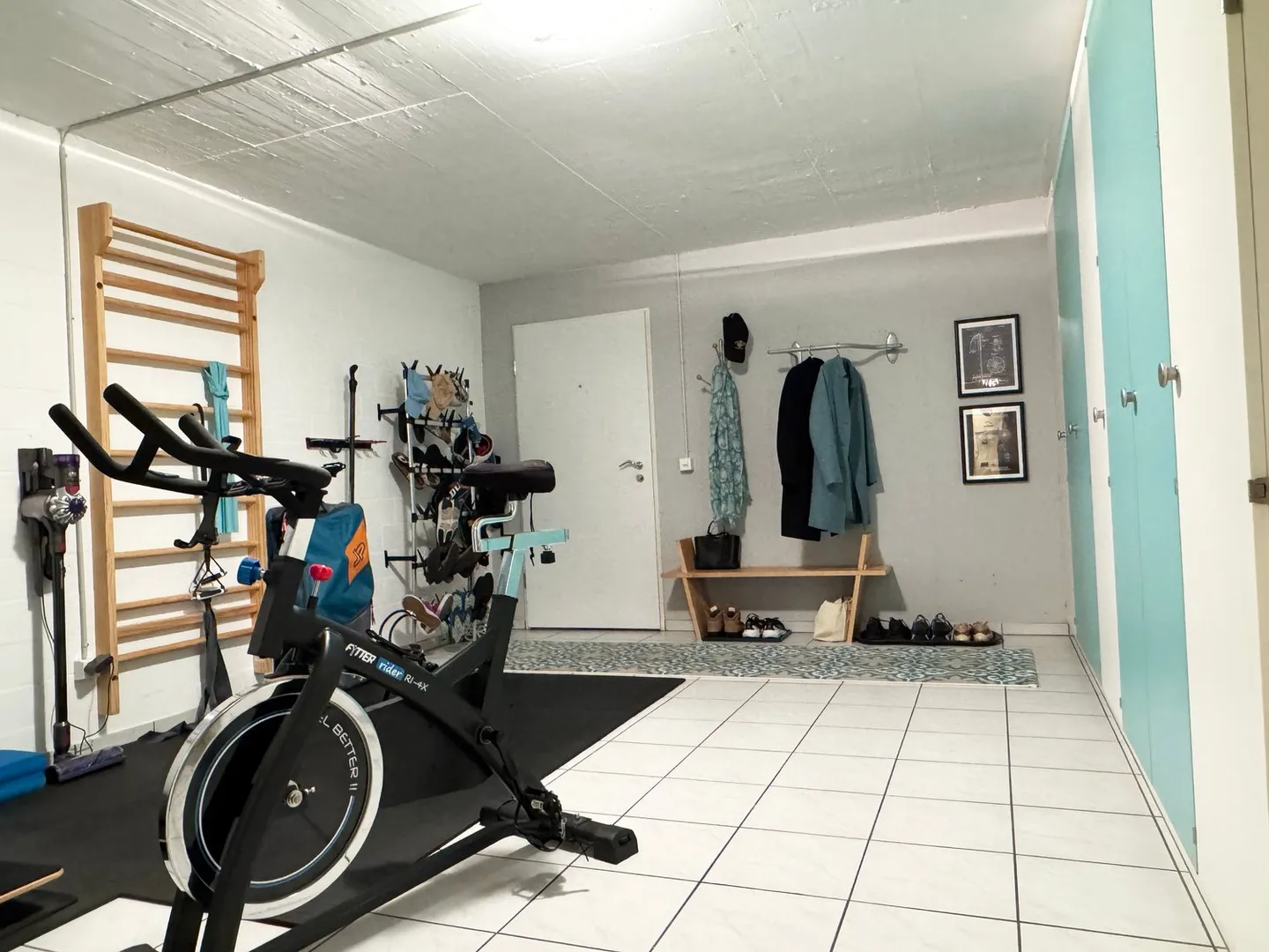 Affascinante casa unifamiliare di 5,5 stanze in una posizione tranquilla di Islisberg - con numerosi extra - Foto 53 di 63