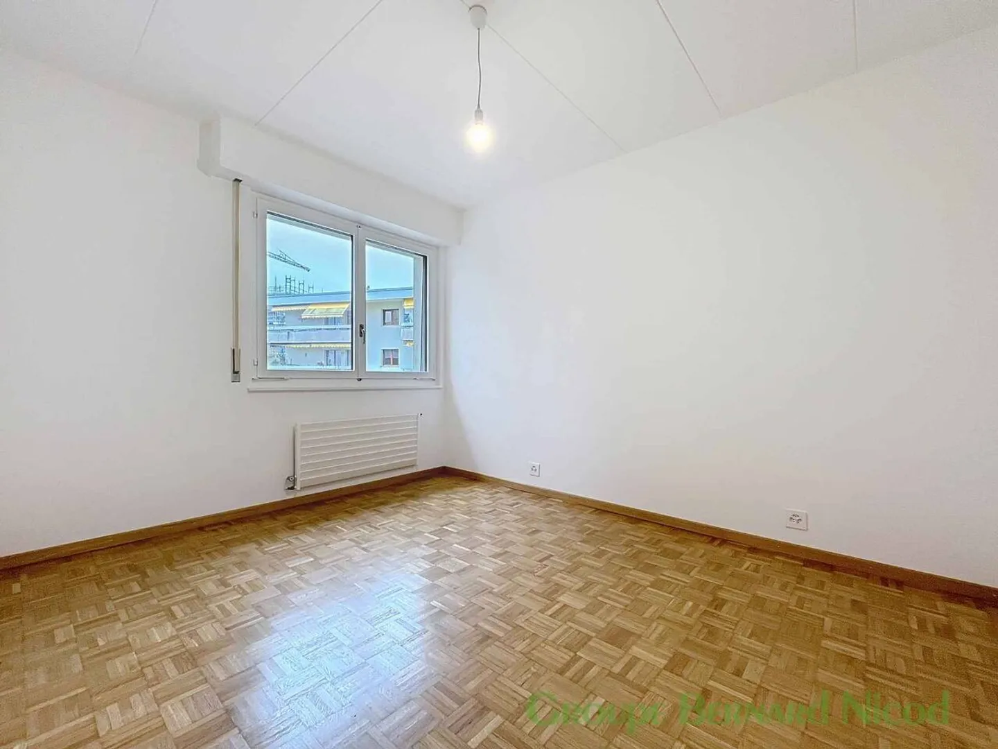 2 rooms located in a residence with outdoor swimming pool - Photo 4 of 9