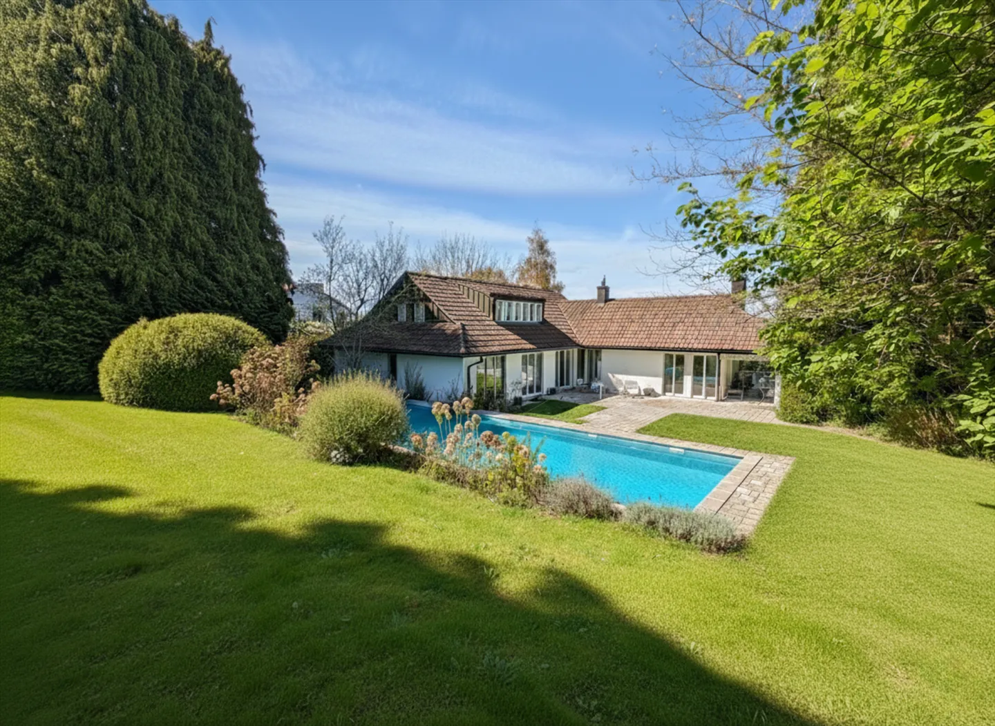 Ampia casa unifamiliare di 8,5 stanze a Forch - Foto 1 di 13