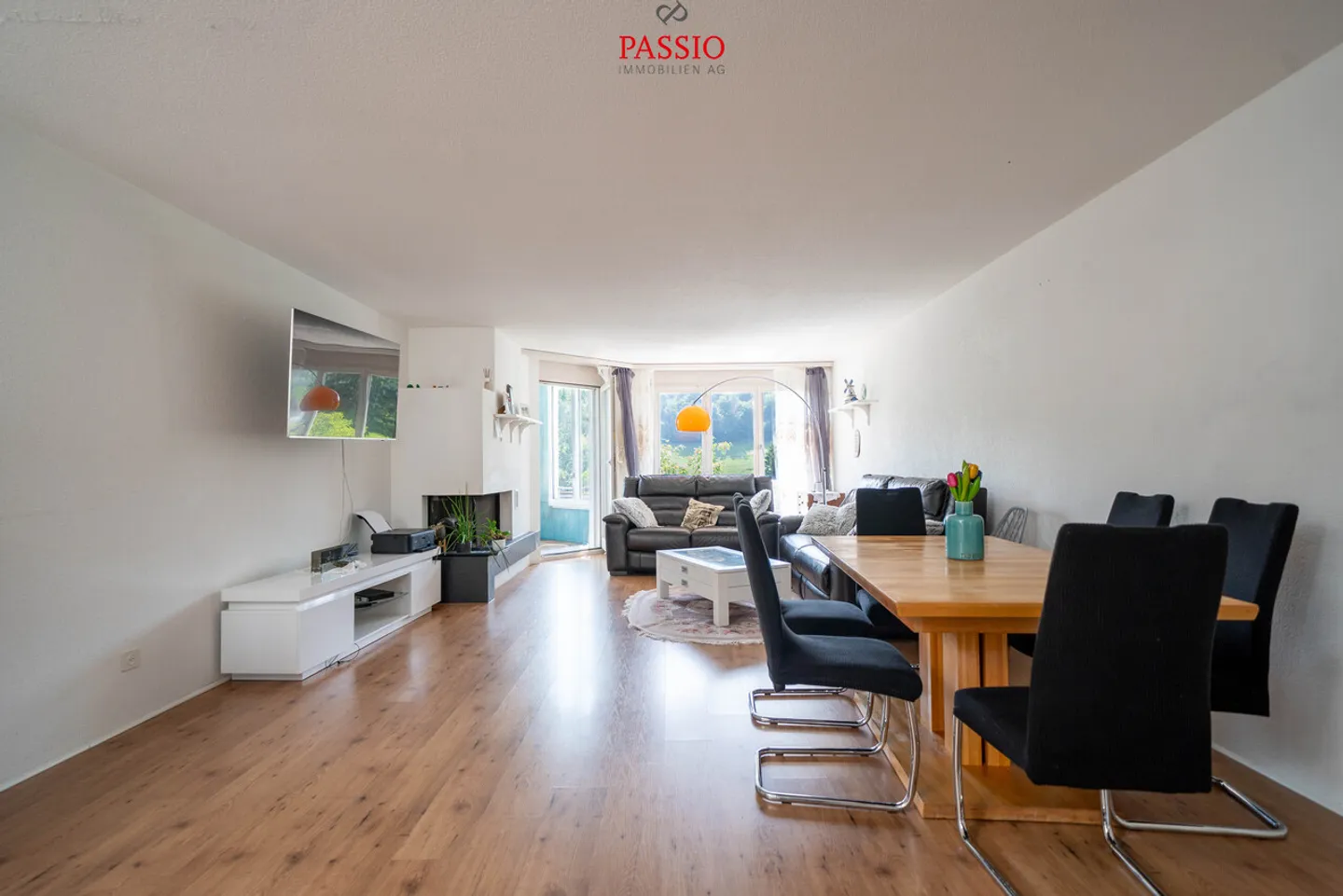 Familienfreundliche 4,5-Zimmer Wohnung mit Cheminée und Wintergarten - Foto 1 von 19