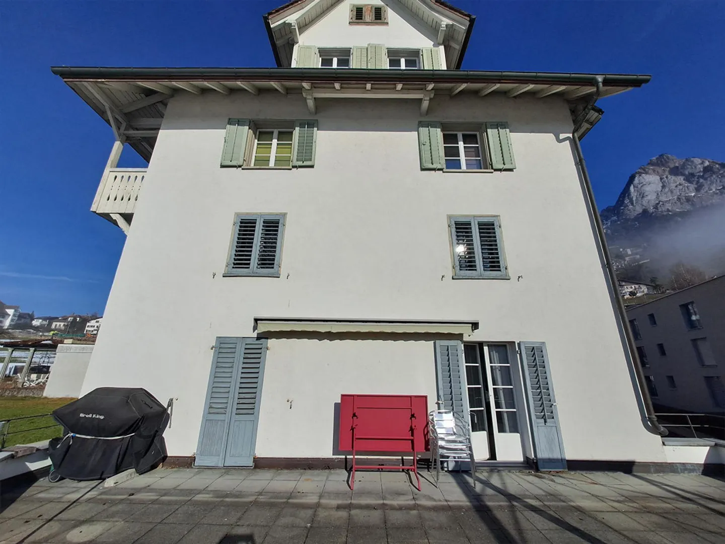 4.5 Zimmerwohnung mit grosser Terrasse an ruhiger Lage in Schwyz - Foto 1 von 8