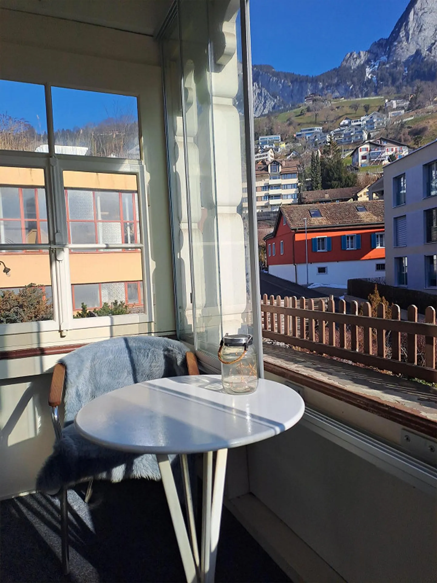 4.5 Zimmerwohnung mit grosser Terrasse an ruhiger Lage in Schwyz - Foto 7 von 8