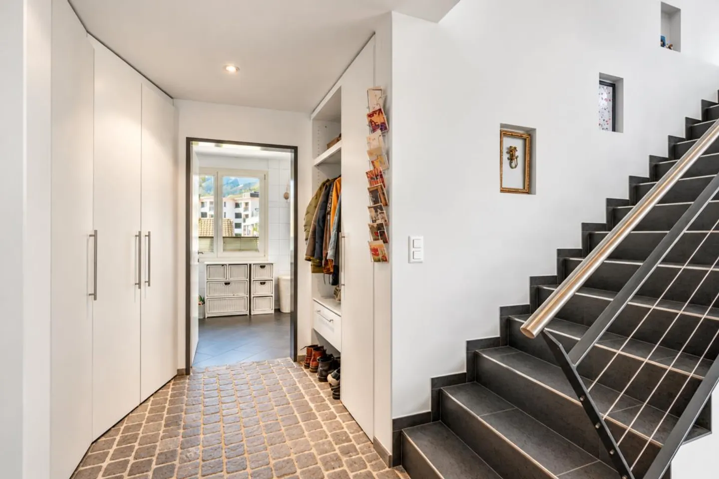 Appartement en duplex spacieux de 7,5 pièces près du lac - Photo 4 sur 8