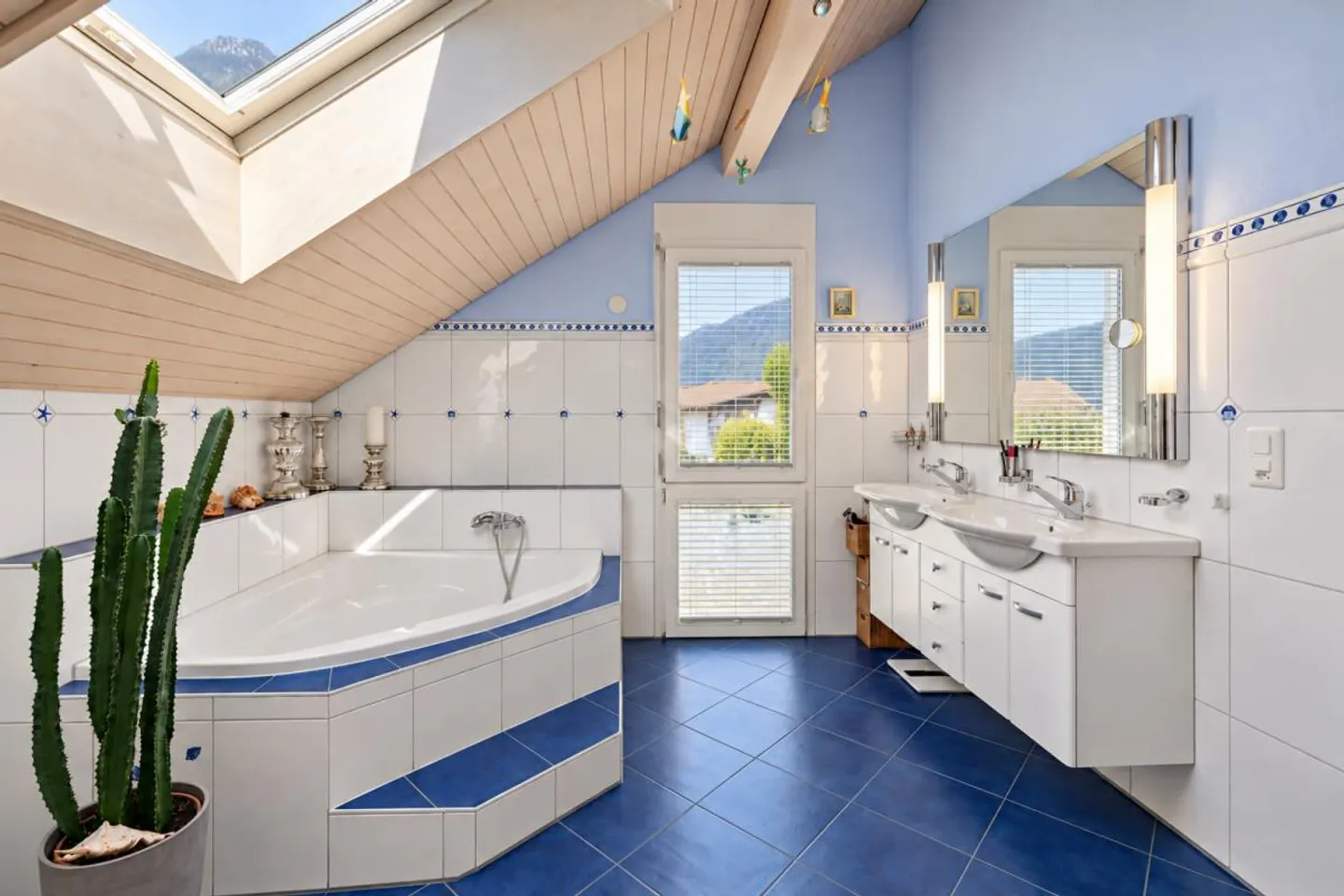 Appartement en duplex spacieux de 7,5 pièces près du lac - Photo 6 sur 8
