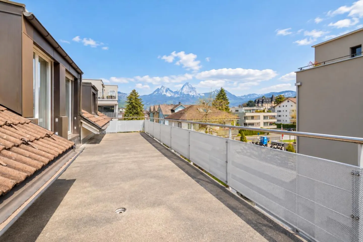 Appartement en duplex spacieux de 7,5 pièces près du lac - Photo 8 sur 8
